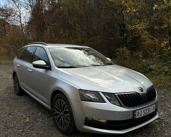 Серый Шкода Октавия, объемом двигателя 1.6 л и пробегом 225 тыс. км за 13300 $, фото 1 на Automoto.ua