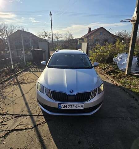 Серый Шкода Октавия, объемом двигателя 1.6 л и пробегом 245 тыс. км за 13600 $, фото 1 на Automoto.ua