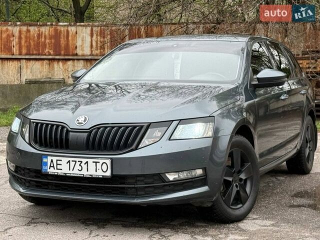 Серый Шкода Октавия, объемом двигателя 1.8 л и пробегом 200 тыс. км за 12999 $, фото 1 на Automoto.ua