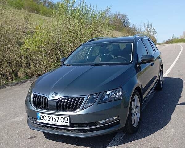 Серый Шкода Октавия, объемом двигателя 1.6 л и пробегом 201 тыс. км за 14600 $, фото 1 на Automoto.ua