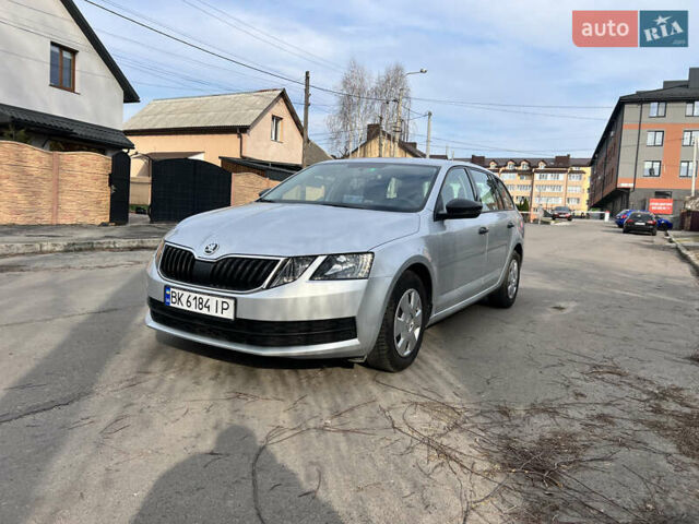 Сірий Шкода Октавія, об'ємом двигуна 1.6 л та пробігом 271 тис. км за 11000 $, фото 1 на Automoto.ua