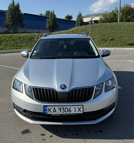 Серый Шкода Октавия, объемом двигателя 1.6 л и пробегом 232 тыс. км за 12200 $, фото 1 на Automoto.ua