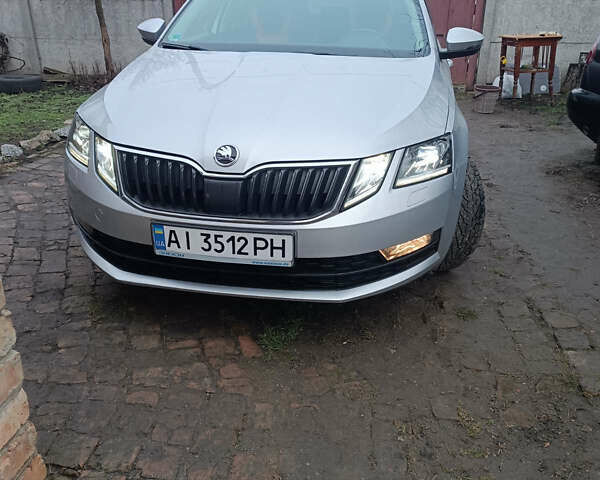 Серый Шкода Октавия, объемом двигателя 1.97 л и пробегом 225 тыс. км за 15000 $, фото 1 на Automoto.ua