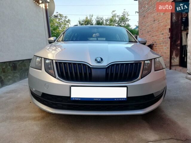 Серый Шкода Октавия, объемом двигателя 1.6 л и пробегом 206 тыс. км за 11500 $, фото 1 на Automoto.ua