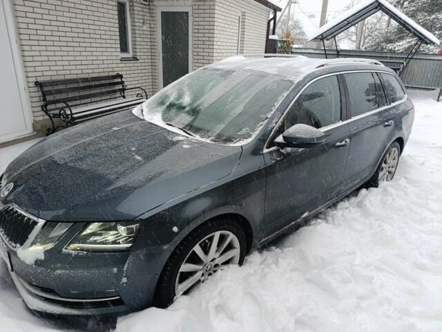 Сірий Шкода Октавія, об'ємом двигуна 1.6 л та пробігом 212 тис. км за 17900 $, фото 1 на Automoto.ua