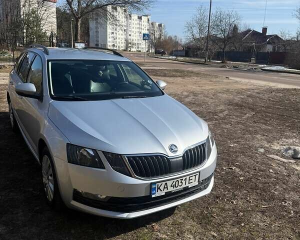 Серый Шкода Октавия, объемом двигателя 1.6 л и пробегом 278 тыс. км за 13600 $, фото 1 на Automoto.ua
