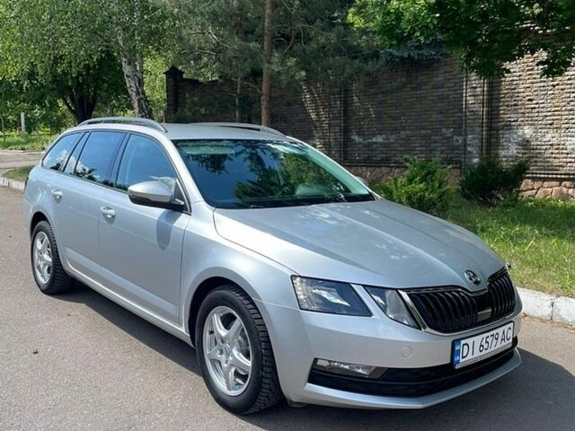 Сірий Шкода Октавія, об'ємом двигуна 1.6 л та пробігом 303 тис. км за 12800 $, фото 1 на Automoto.ua