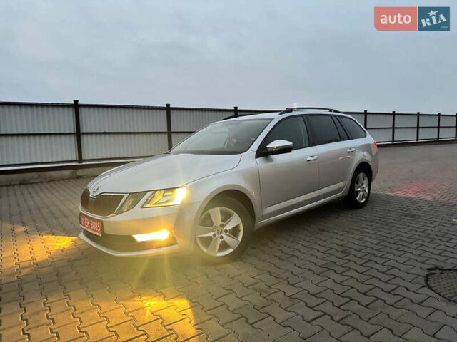 Серый Шкода Октавия, объемом двигателя 1.6 л и пробегом 203 тыс. км за 11900 $, фото 1 на Automoto.ua