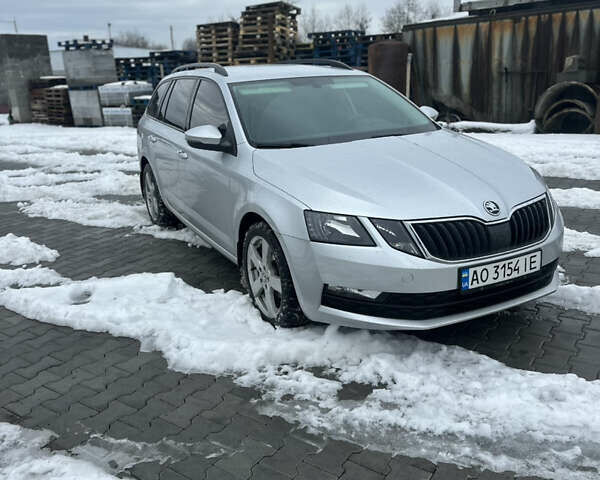 Серый Шкода Октавия, объемом двигателя 1.6 л и пробегом 150 тыс. км за 13000 $, фото 1 на Automoto.ua