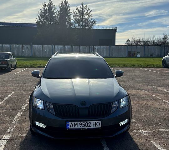 Сірий Шкода Октавія, об'ємом двигуна 1.6 л та пробігом 28800 тис. км за 13000 $, фото 1 на Automoto.ua