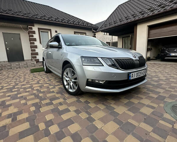 Сірий Шкода Октавія, об'ємом двигуна 1.6 л та пробігом 241 тис. км за 14000 $, фото 1 на Automoto.ua