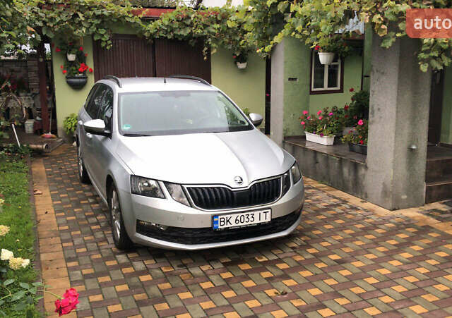 Сірий Шкода Октавія, об'ємом двигуна 1.6 л та пробігом 295 тис. км за 12600 $, фото 1 на Automoto.ua