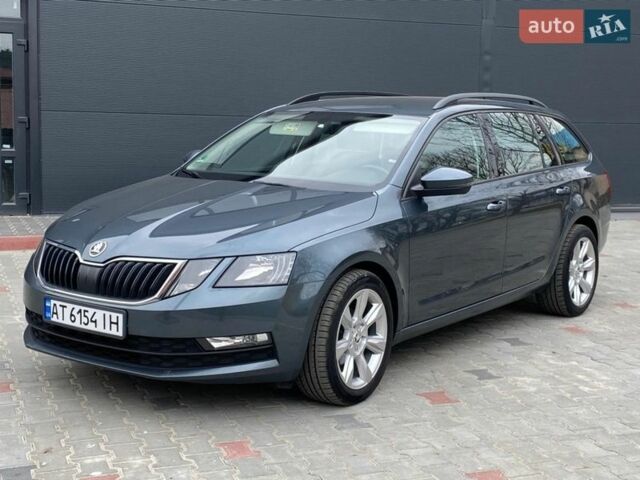 Серый Шкода Октавия, объемом двигателя 1.6 л и пробегом 318 тыс. км за 11599 $, фото 1 на Automoto.ua