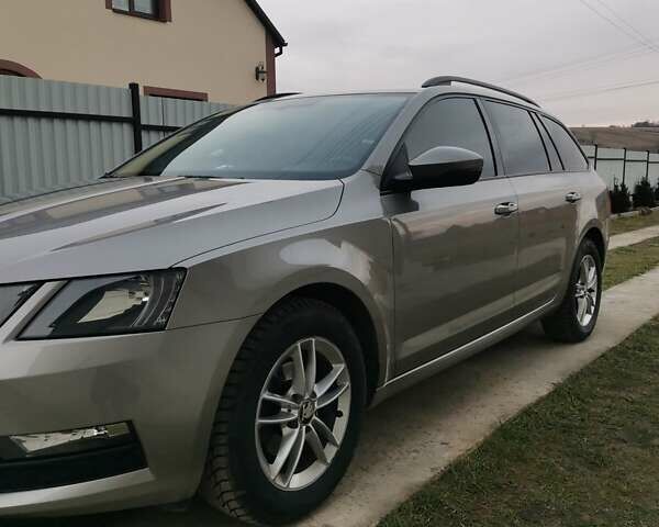 Серый Шкода Октавия, объемом двигателя 1.6 л и пробегом 215 тыс. км за 14900 $, фото 1 на Automoto.ua