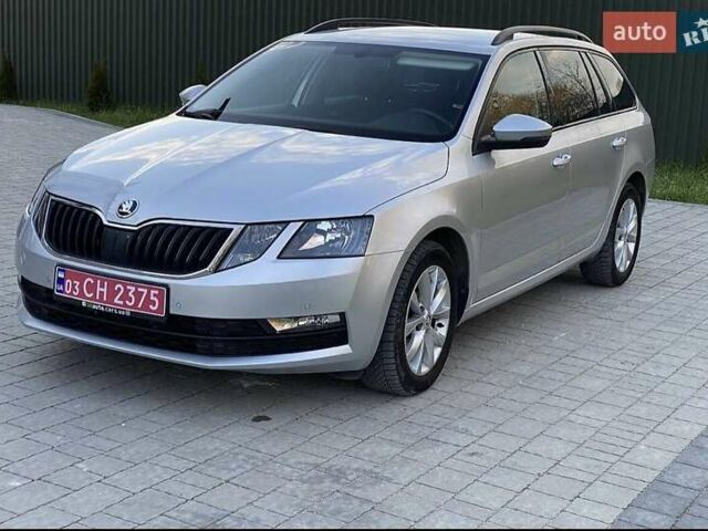 Шкода Октавия 2018 в Львове на Automoto.ua Серый Шкода Октавия, объемом двигателя 1.6 л и пробегом 118 тыс. км за 15750 $, фото 1 на Automoto.ua