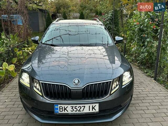 Шкода Октавия 2018 в Ужгороде на Automoto.ua Серый Шкода Октавия, объемом двигателя 1.97 л и пробегом 237 тыс. км за 15700 $, фото 1 на Automoto.ua