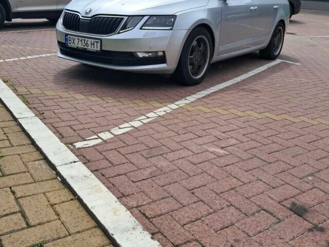 Шкода Октавия 2018 в Хмельницком на Automoto.ua Серый Шкода Октавия, объемом двигателя 2 л и пробегом 160 тыс. км за 15999 $, фото 1 на Automoto.ua