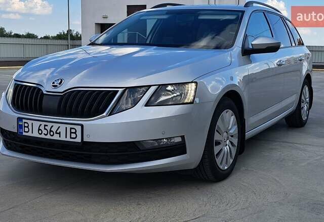 Серый Шкода Октавия, объемом двигателя 1.6 л и пробегом 250 тыс. км за 14500 $, фото 1 на Automoto.ua