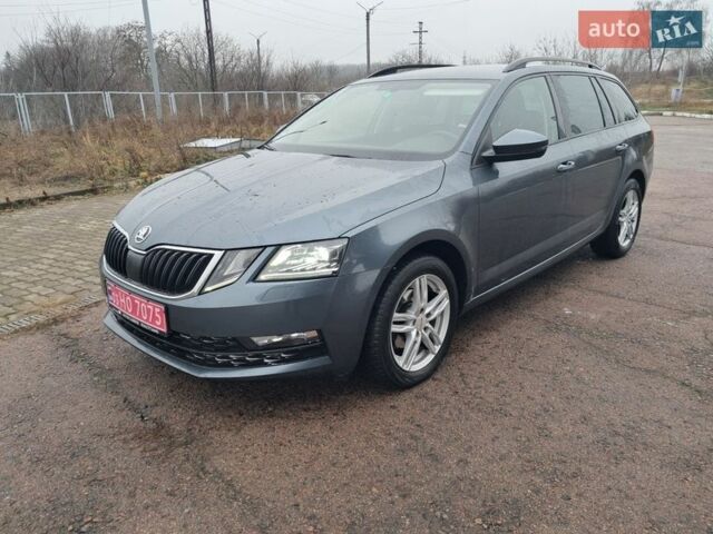 Серый Шкода Октавия, объемом двигателя 1.6 л и пробегом 200 тыс. км за 13500 $, фото 1 на Automoto.ua