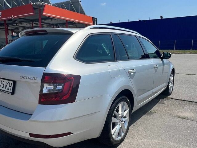 Сірий Шкода Октавія, об'ємом двигуна 1.6 л та пробігом 181 тис. км за 15500 $, фото 1 на Automoto.ua