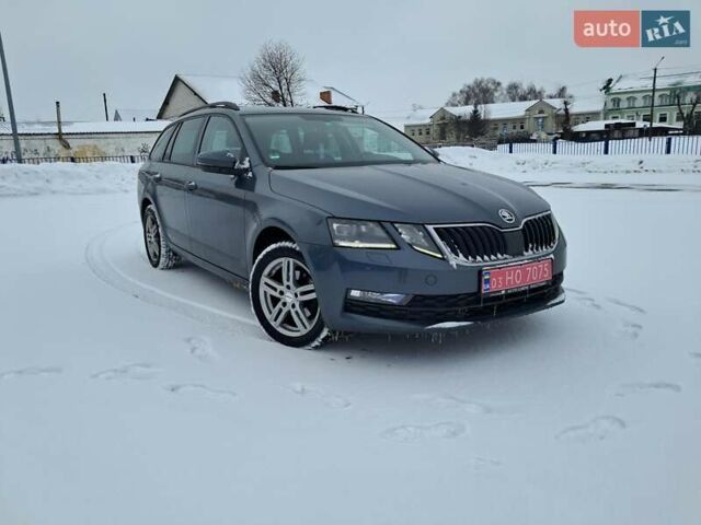 Серый Шкода Октавия, объемом двигателя 1.6 л и пробегом 209 тыс. км за 13390 $, фото 1 на Automoto.ua