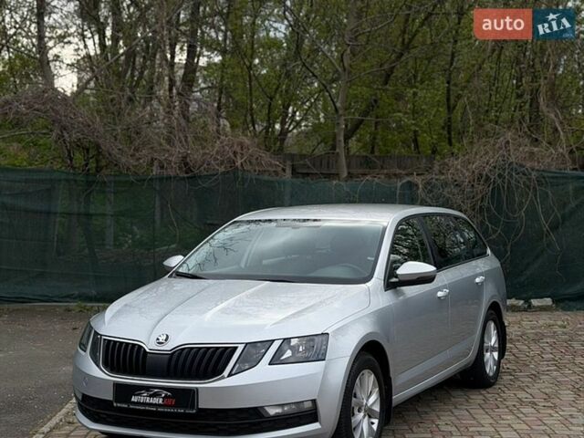 Серый Шкода Октавия, объемом двигателя 1.4 л и пробегом 255 тыс. км за 11000 $, фото 1 на Automoto.ua