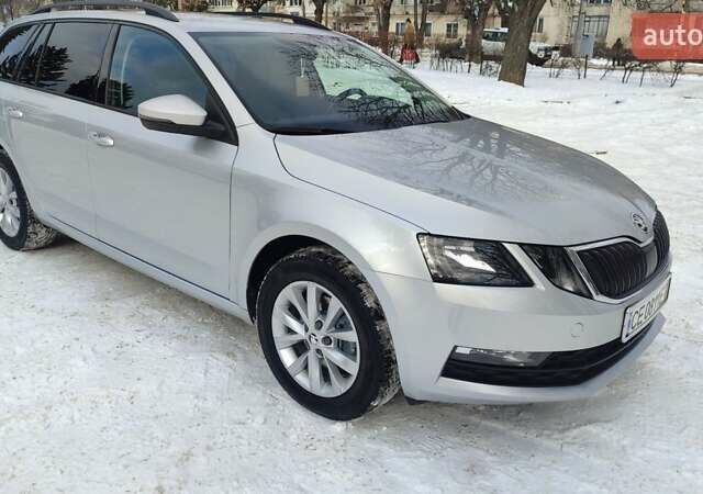 Серый Шкода Октавия, объемом двигателя 2 л и пробегом 280 тыс. км за 14200 $, фото 1 на Automoto.ua
