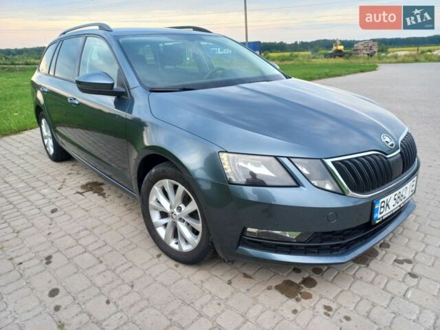 Серый Шкода Октавия, объемом двигателя 1.6 л и пробегом 242 тыс. км за 13600 $, фото 1 на Automoto.ua