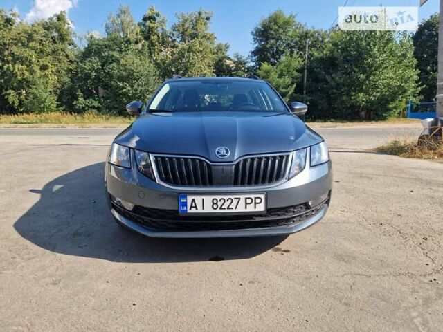 Сірий Шкода Октавія, об'ємом двигуна 1.6 л та пробігом 230 тис. км за 13500 $, фото 1 на Automoto.ua