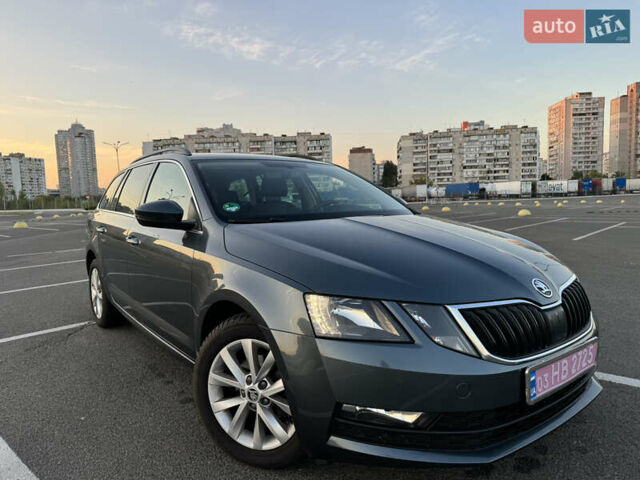 Серый Шкода Октавия, объемом двигателя 1.6 л и пробегом 323 тыс. км за 13700 $, фото 1 на Automoto.ua