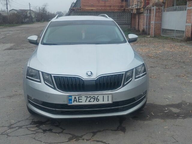 Серый Шкода Октавия, объемом двигателя 1.6 л и пробегом 252 тыс. км за 15500 $, фото 1 на Automoto.ua