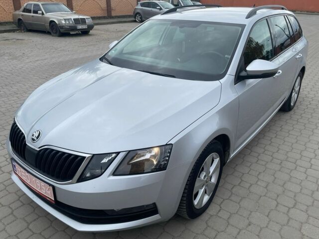 Сірий Шкода Октавія, об'ємом двигуна 2 л та пробігом 265 тис. км за 16300 $, фото 1 на Automoto.ua