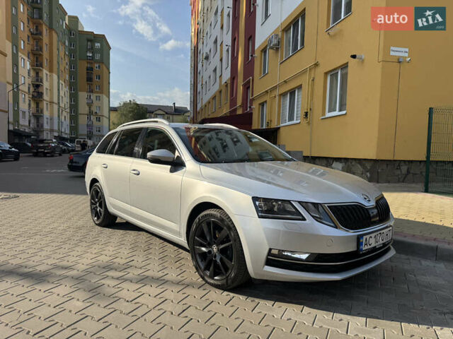 Серый Шкода Октавия, объемом двигателя 1.6 л и пробегом 214 тыс. км за 17000 $, фото 1 на Automoto.ua