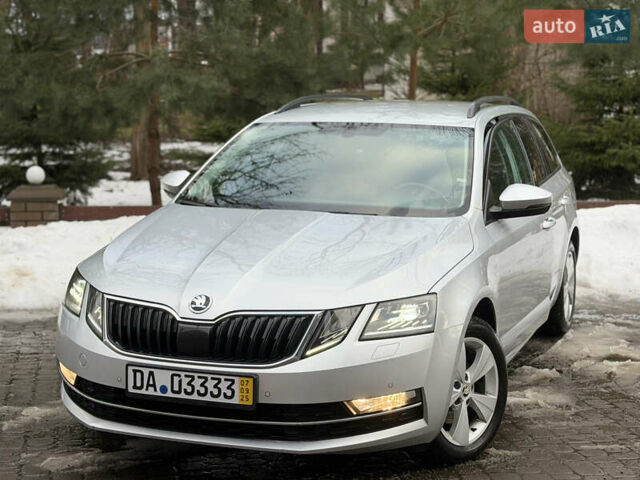 Серый Шкода Октавия, объемом двигателя 2 л и пробегом 258 тыс. км за 15799 $, фото 1 на Automoto.ua