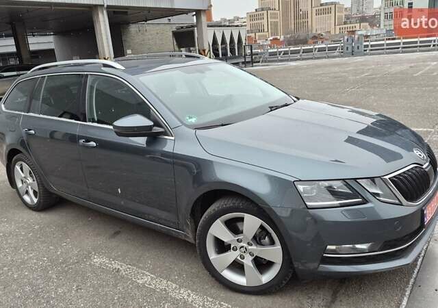 Серый Шкода Октавия, объемом двигателя 2 л и пробегом 235 тыс. км за 19800 $, фото 1 на Automoto.ua