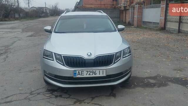 Серый Шкода Октавия, объемом двигателя 1.6 л и пробегом 252 тыс. км за 15500 $, фото 1 на Automoto.ua