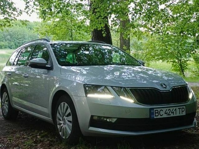 Сірий Шкода Октавія, об'ємом двигуна 1.6 л та пробігом 183 тис. км за 17200 $, фото 1 на Automoto.ua