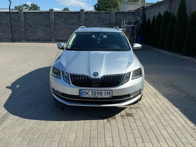 Сірий Шкода Октавія, об'ємом двигуна 1.6 л та пробігом 307 тис. км за 15699 $, фото 1 на Automoto.ua