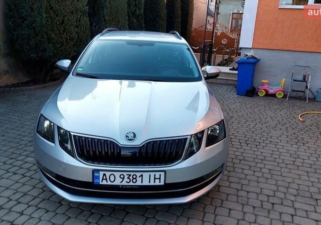 Серый Шкода Октавия, объемом двигателя 1.6 л и пробегом 250 тыс. км за 14900 $, фото 1 на Automoto.ua