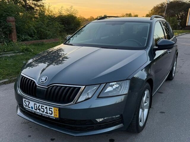 Серый Шкода Октавия, объемом двигателя 1.6 л и пробегом 275 тыс. км за 14200 $, фото 1 на Automoto.ua