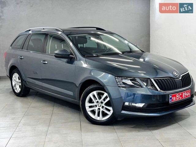 Серый Шкода Октавия, объемом двигателя 2 л и пробегом 226 тыс. км за 16000 $, фото 1 на Automoto.ua