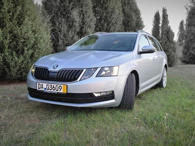 Серый Шкода Октавия, объемом двигателя 2 л и пробегом 203 тыс. км за 16900 $, фото 1 на Automoto.ua