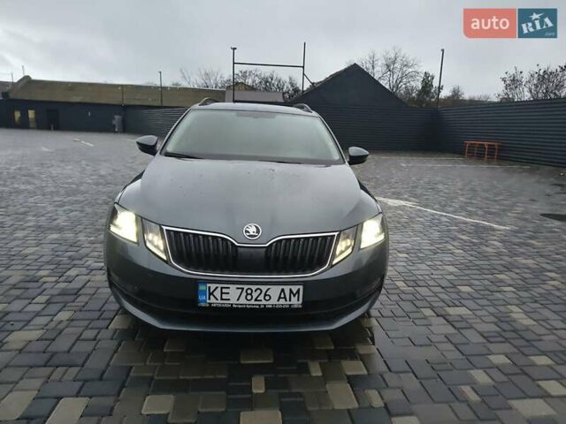 Серый Шкода Октавия, объемом двигателя 2 л и пробегом 159 тыс. км за 18499 $, фото 1 на Automoto.ua