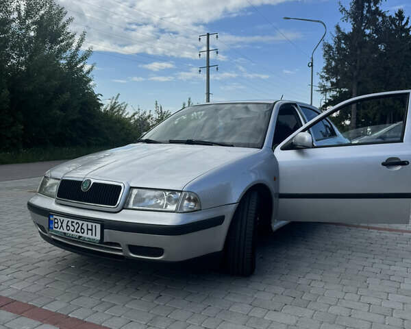 Серый Шкода Октавия, объемом двигателя 1.6 л и пробегом 290 тыс. км за 3100 $, фото 1 на Automoto.ua