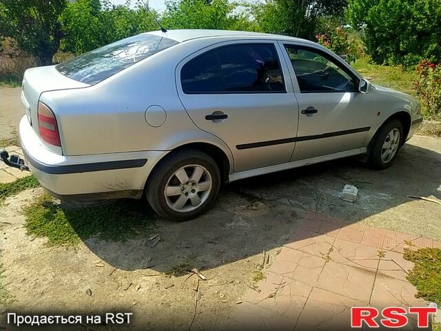 Серый Шкода Октавия, объемом двигателя 1.6 л и пробегом 481 тыс. км за 4000 $, фото 1 на Automoto.ua