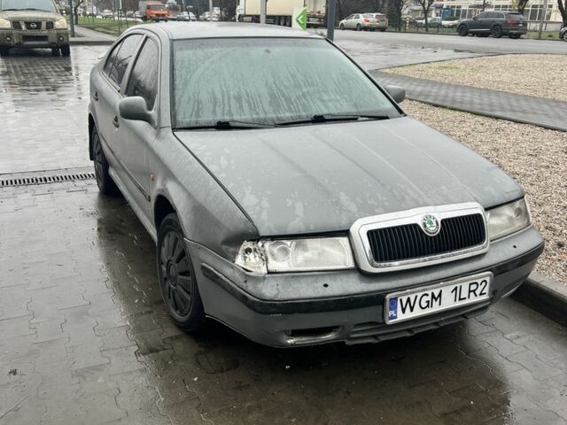 Серый Шкода Октавия, объемом двигателя 2 л и пробегом 325 тыс. км за 800 $, фото 1 на Automoto.ua