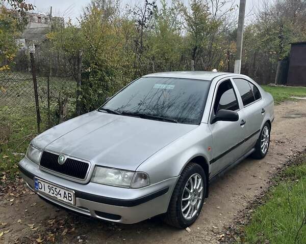 Серый Шкода Октавия, объемом двигателя 1.6 л и пробегом 423 тыс. км за 2500 $, фото 1 на Automoto.ua