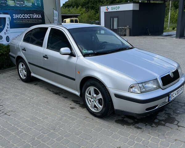 Серый Шкода Октавия, объемом двигателя 1.6 л и пробегом 162 тыс. км за 4200 $, фото 1 на Automoto.ua