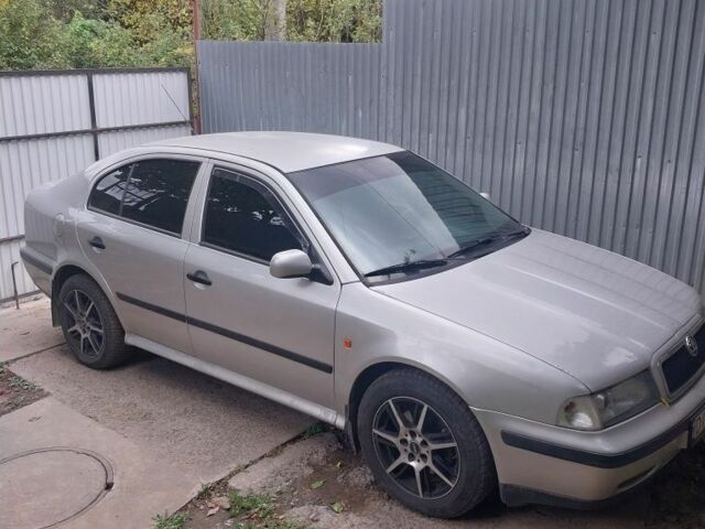 Сірий Шкода Октавія, об'ємом двигуна 2 л та пробігом 320 тис. км за 2400 $, фото 1 на Automoto.ua