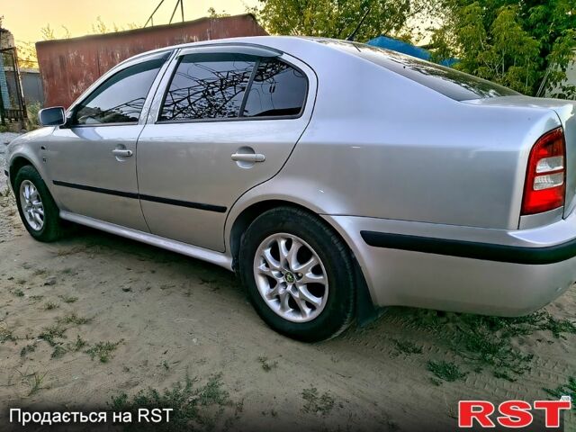 Серый Шкода Октавия, объемом двигателя 1.6 л и пробегом 260 тыс. км за 4600 $, фото 1 на Automoto.ua